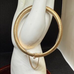Crown Trifari Bracelet Bangle Gold Tone Hinge Spring Ring Safety Chain Signed